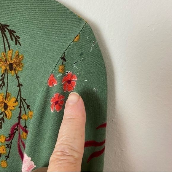 LOGO Lori Goldstein Green Floral Cardigan - Picture 3 of 13